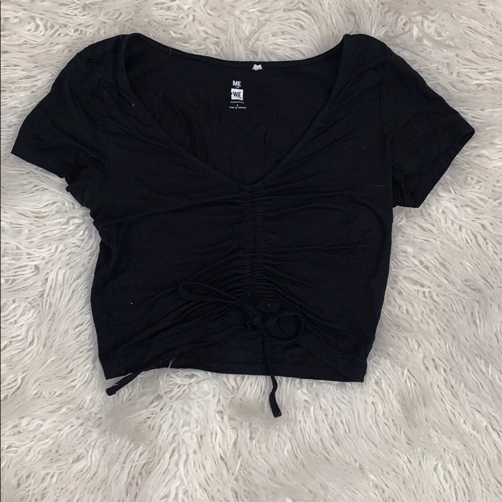 Me to We cinched basic black cropped top